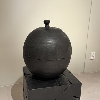 Bowl Raw Interiors, zwart, met deksel